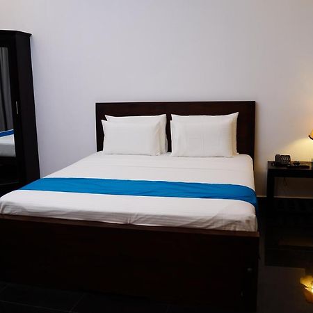 Village Hotel Northern Point Point Pedro Bagian luar foto