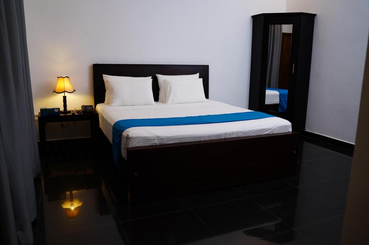 Village Hotel Northern Point Point Pedro Bagian luar foto