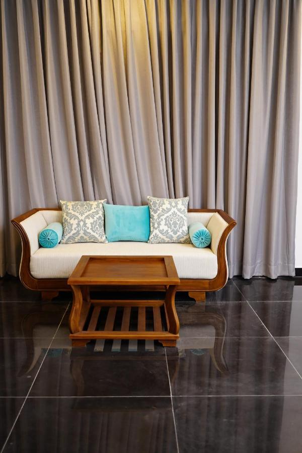 Village Hotel Northern Point Point Pedro Bagian luar foto