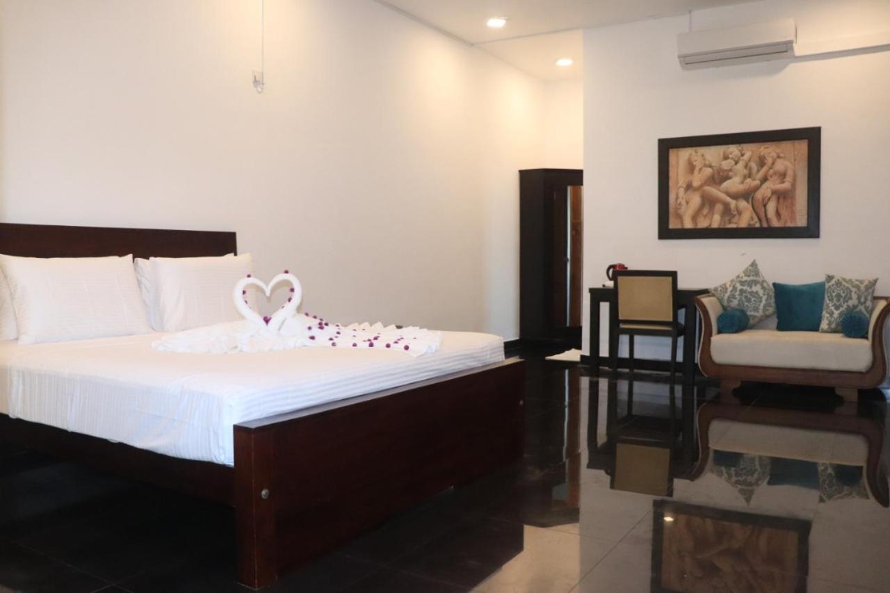 Village Hotel Northern Point Point Pedro Bagian luar foto