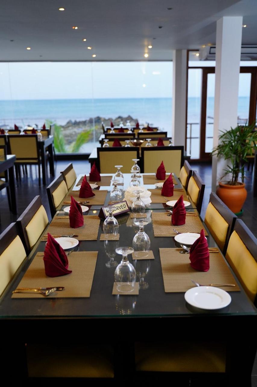 Village Hotel Northern Point Point Pedro Bagian luar foto